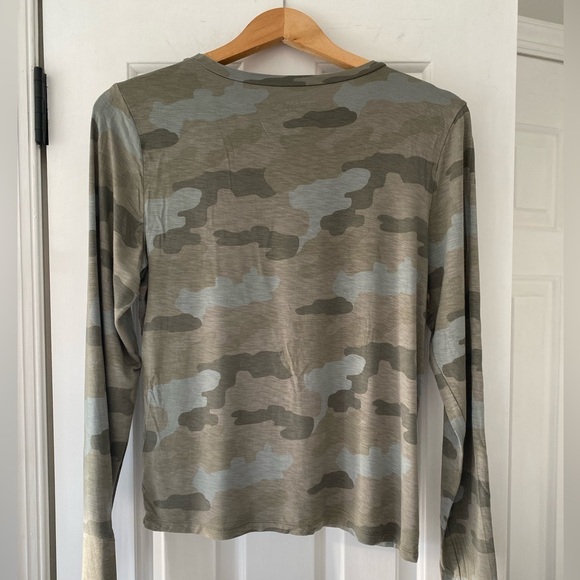 American Eagle Soft & Sexy Slub camo Tee Shirt. Size L - Picture 4 of 5